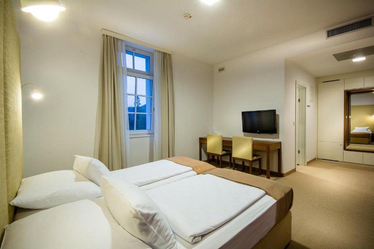 Rimske Terme - Hotel Zdraviliski Dvor 림스키타플레스 외부 사진